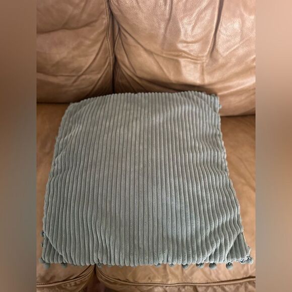 Textured sea green Pom Pom  Throw Pillow cases (set of 3g - Picture 5 of 8